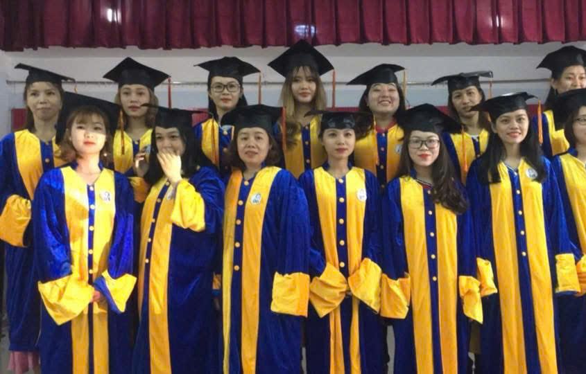 Một khoá học viên tốt nghiệp